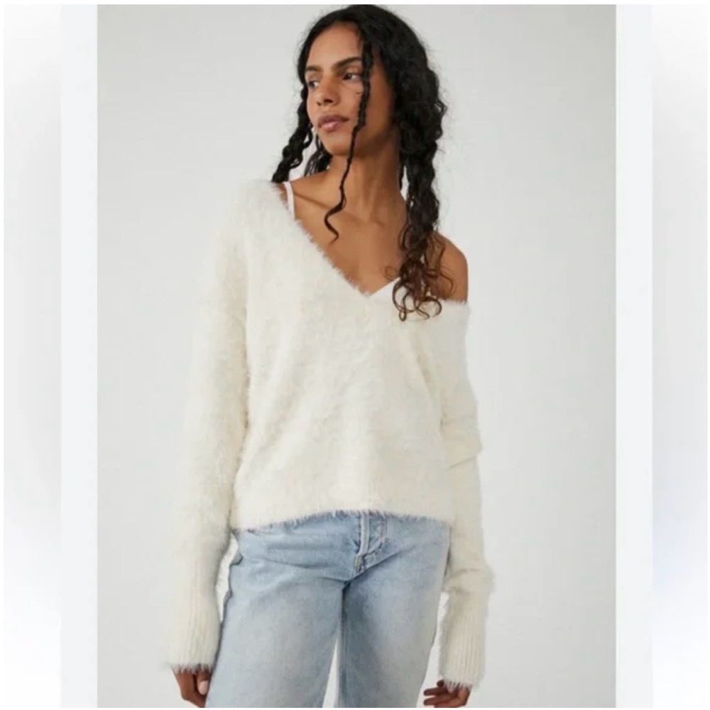 Free People serendipity Fuzzy Sweetheart Neck Knit Sweater Cream | size medium